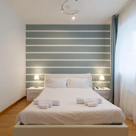 4 Star Family & Friends - Self Check-in Apartament