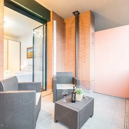 4 Star Family & Friends - Self Check-in Apartament